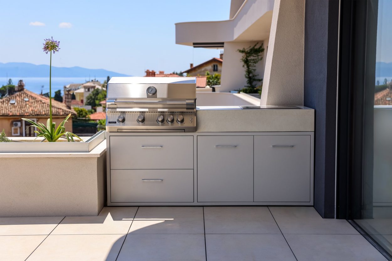 Žádný prostor není dost malý, aby v něm nemohla být krásná kuchyně